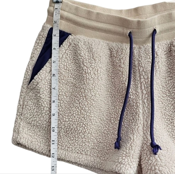 Nike Red Hoodie and Champion White Shorts Set - Picture 13 of 13